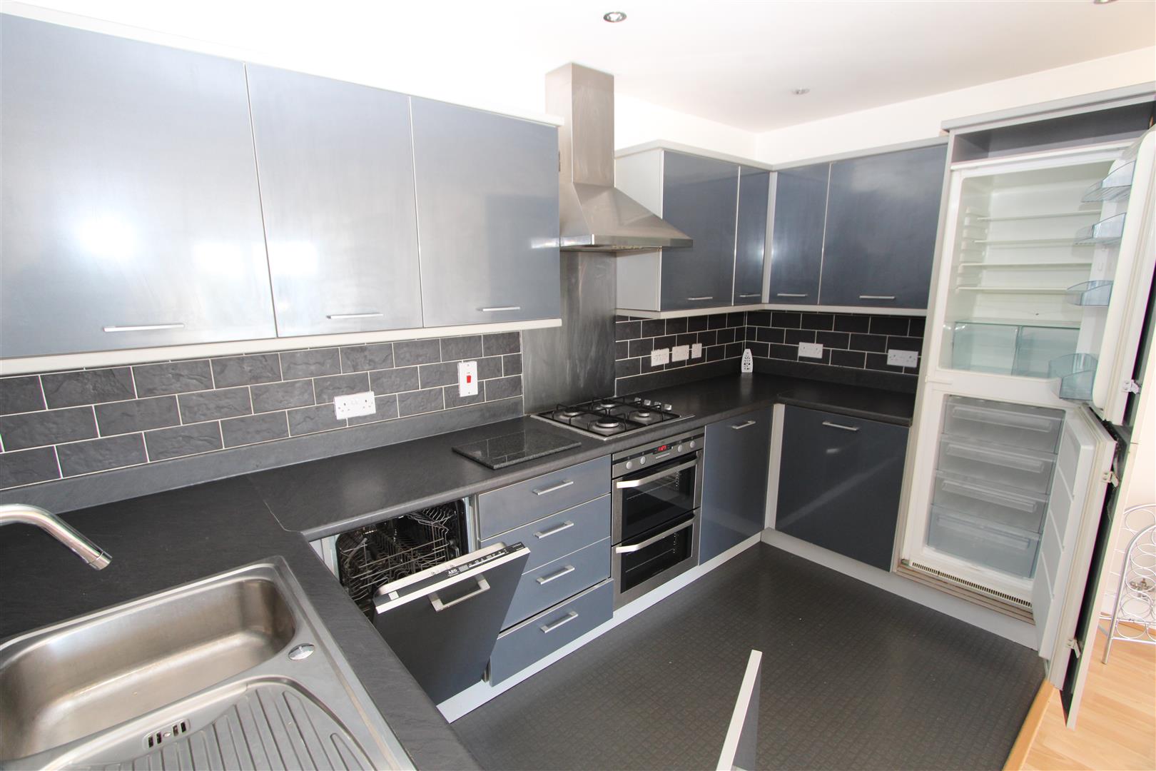 Flat Nevendon Road in Wickford