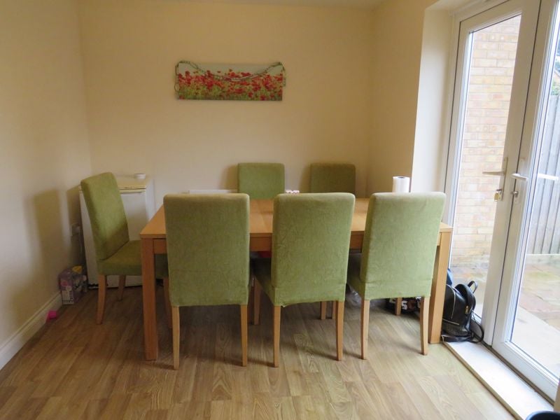 Flat Baxendale Road in Chichester