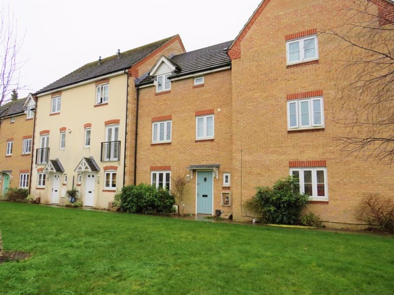 Flat Baxendale Road in Chichester