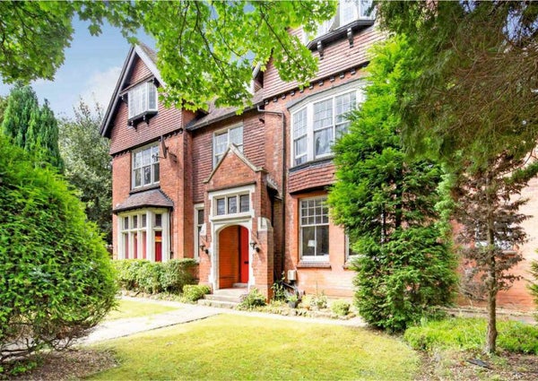 Flat Amesbury Road in Birmingham