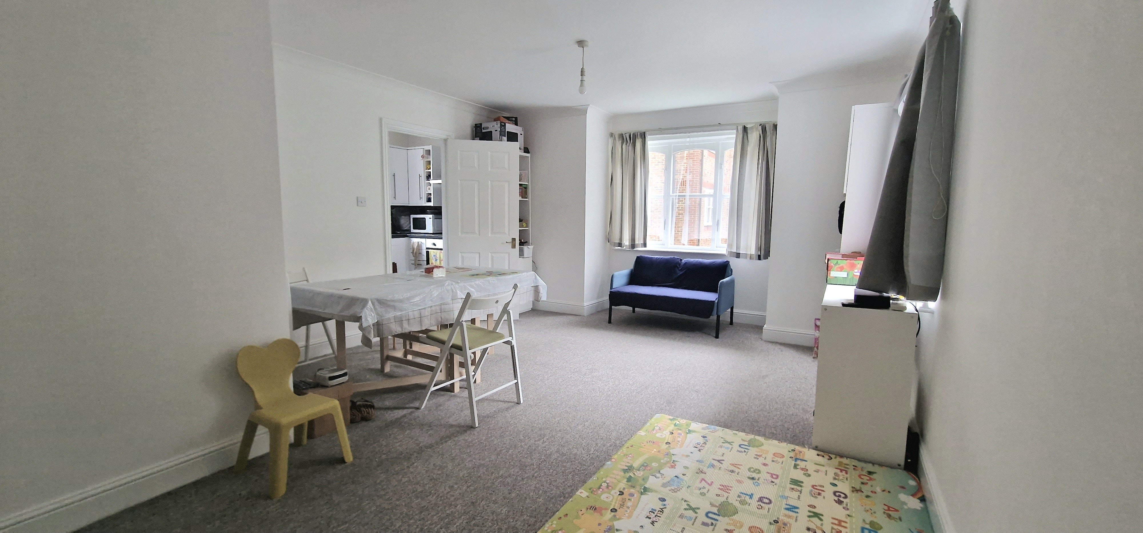Flat Rosslyn Road in Watford