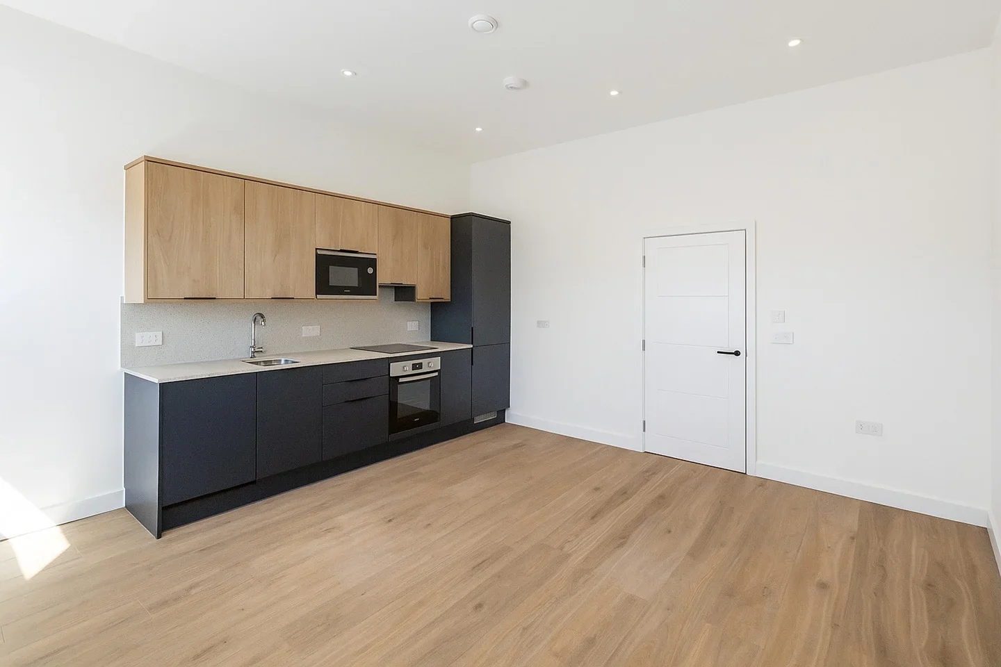 Flat Maidstone Road in Greater London