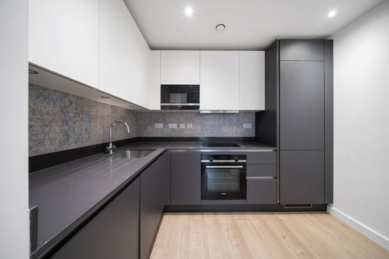 Flat Tandy Place in Greater London