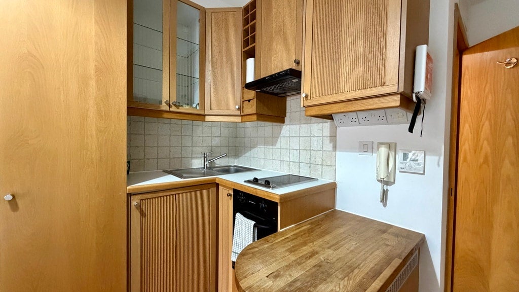Flat Cartwright Gardens in Greater London