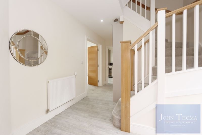 House Olive Grove in Greater London
