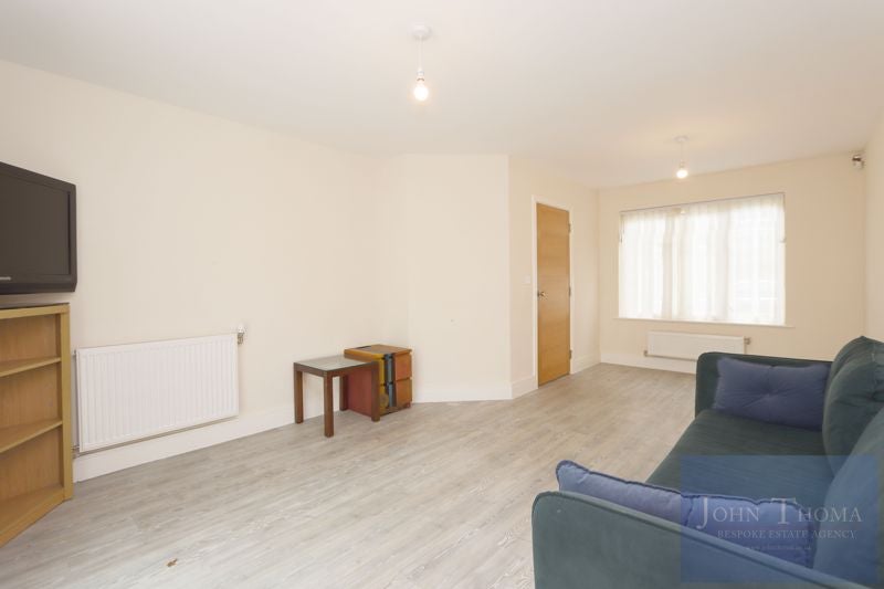 House Olive Grove in Greater London