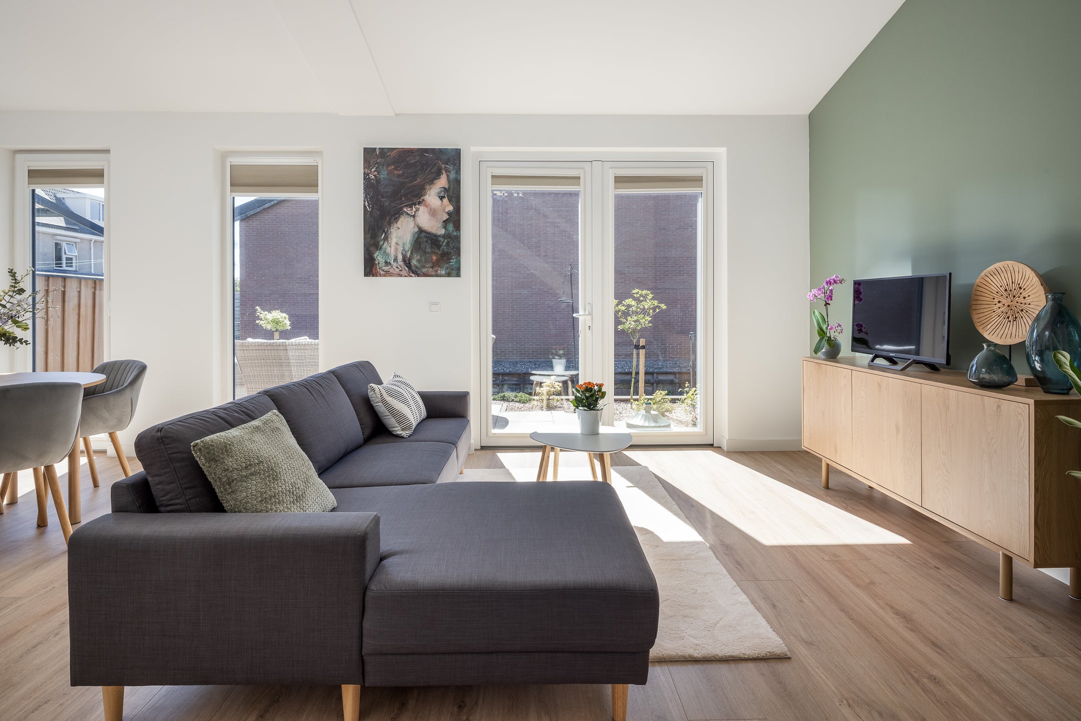 Tussenwoning te koop: Odulphushof 7, Lutjebroek