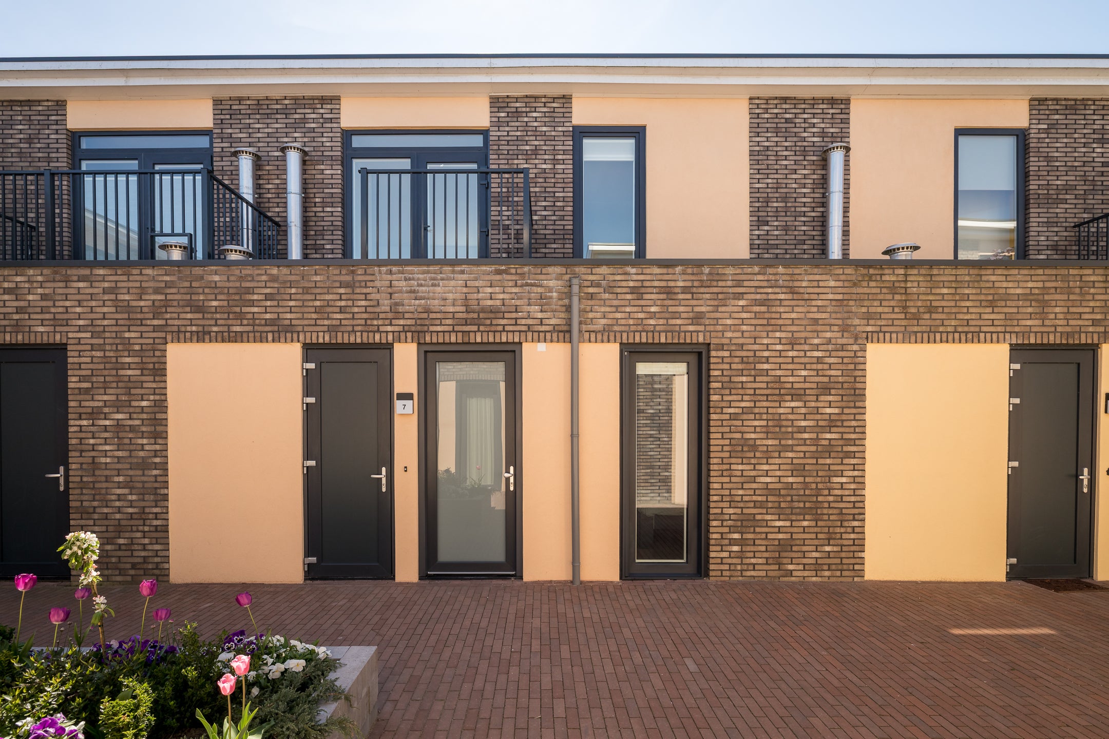 Tussenwoning te koop: Odulphushof 7, Lutjebroek