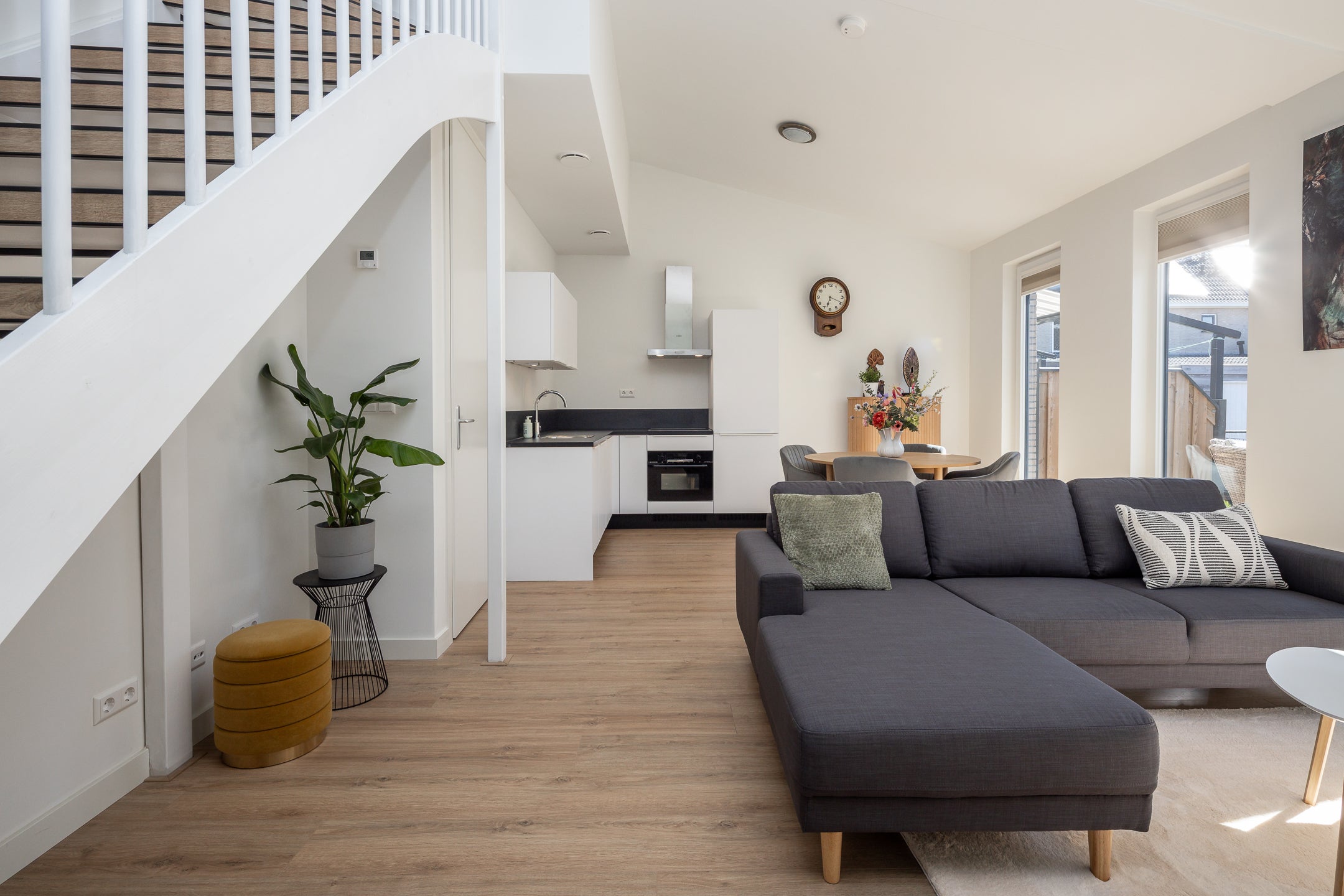 Tussenwoning te koop: Odulphushof 7, Lutjebroek