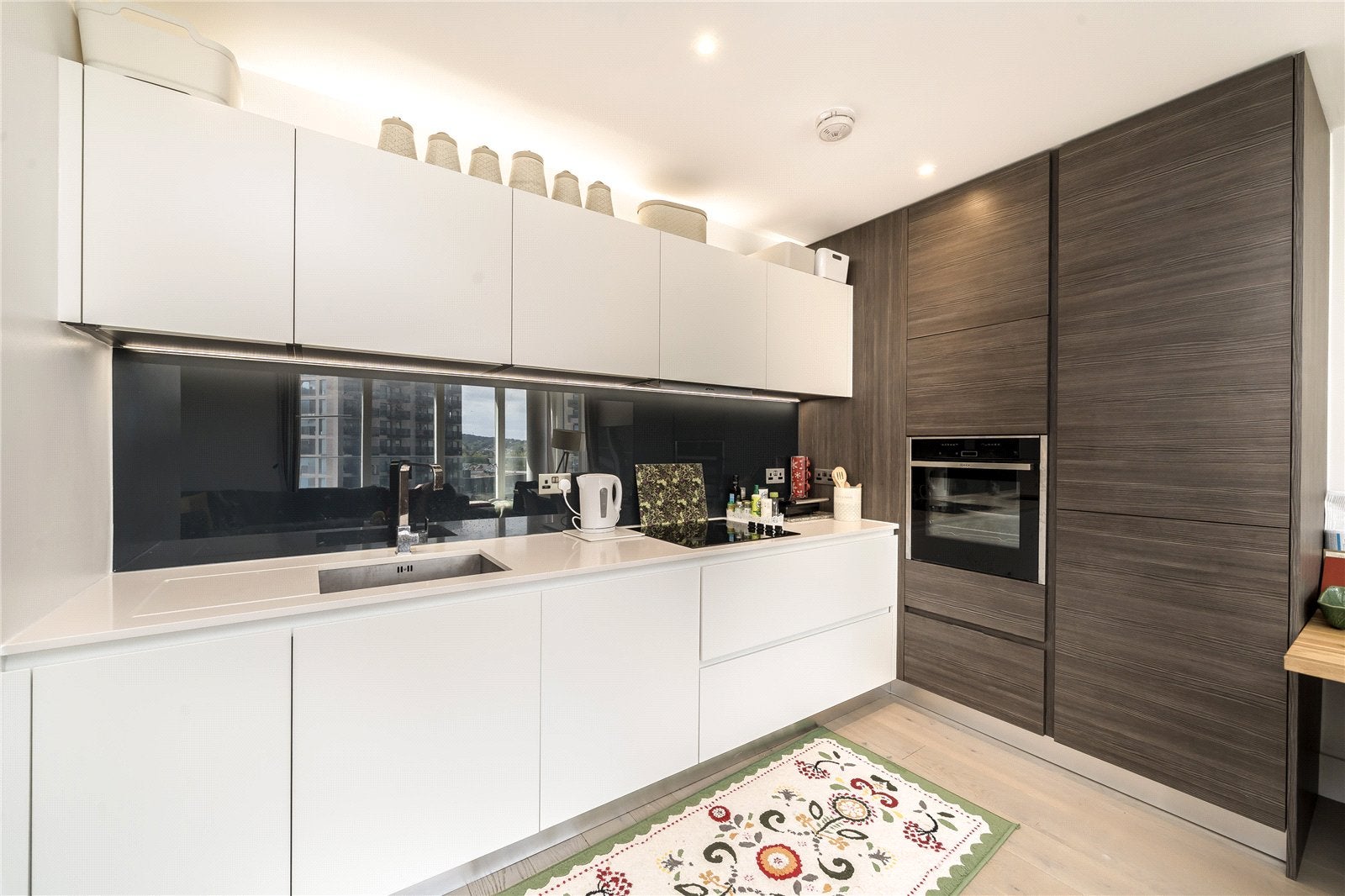 Flat Pegler Square in Greater London