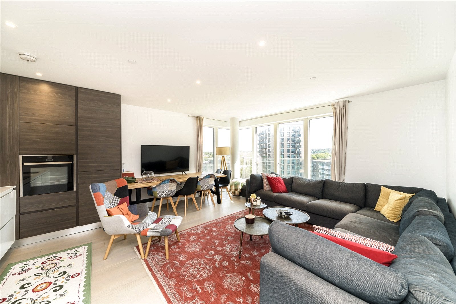 Flat Pegler Square in Greater London