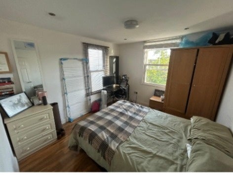 Room Elmfield Road in Greater London