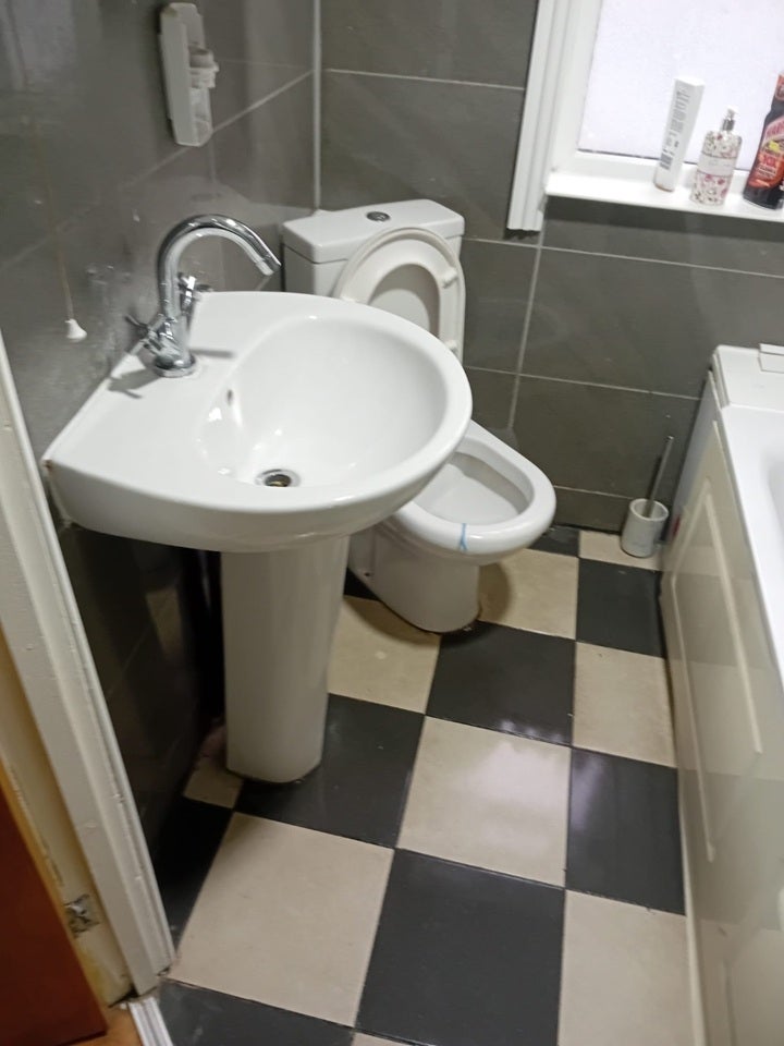 Room Elmfield Road in Greater London