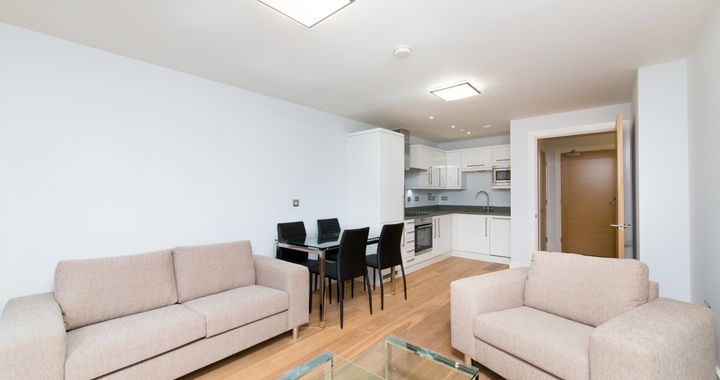 Flat Kilburn Park Road in Greater London