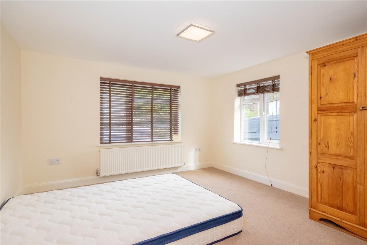 Flat Diamond Ridge in Surrey Heath