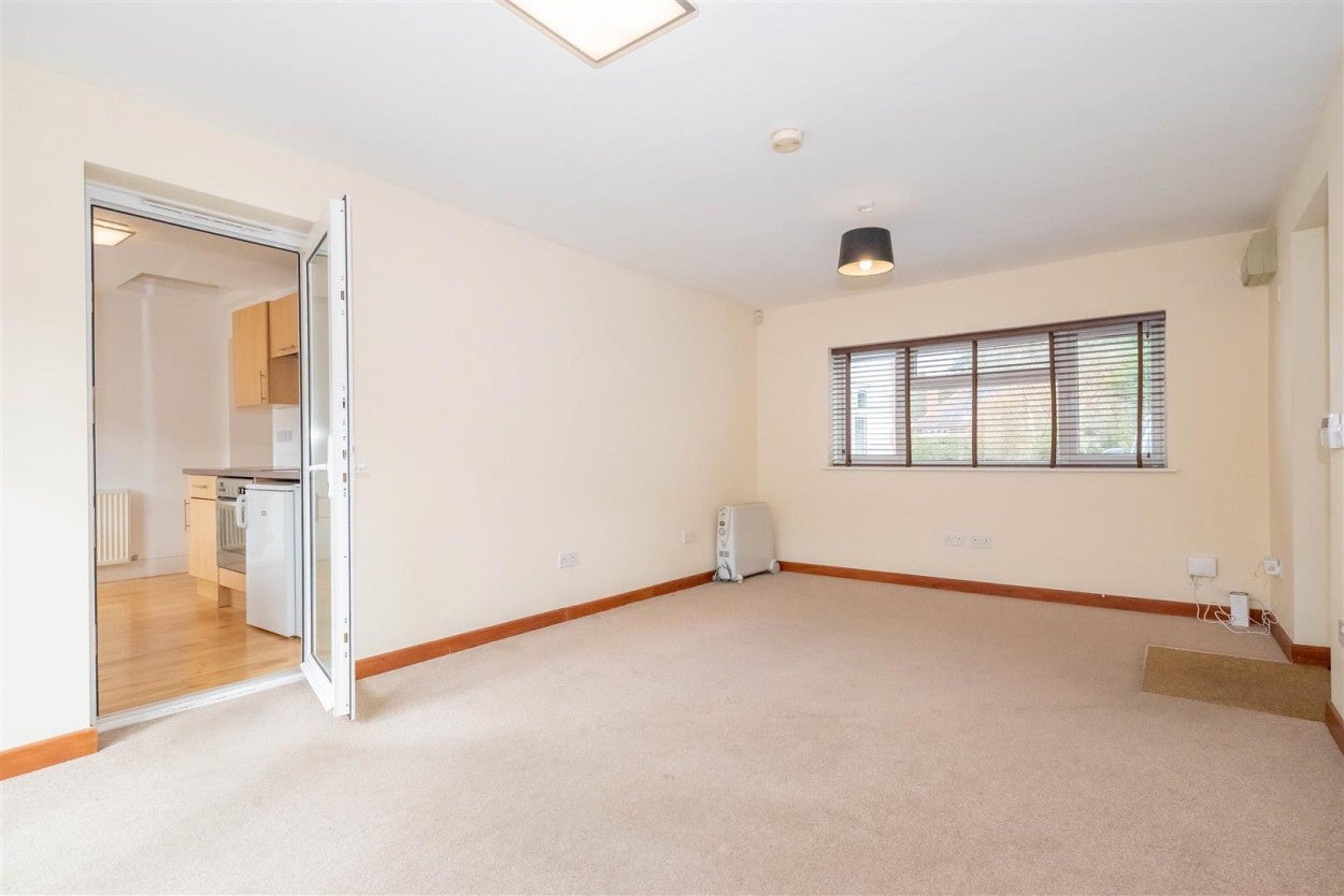 Flat Diamond Ridge in Surrey Heath