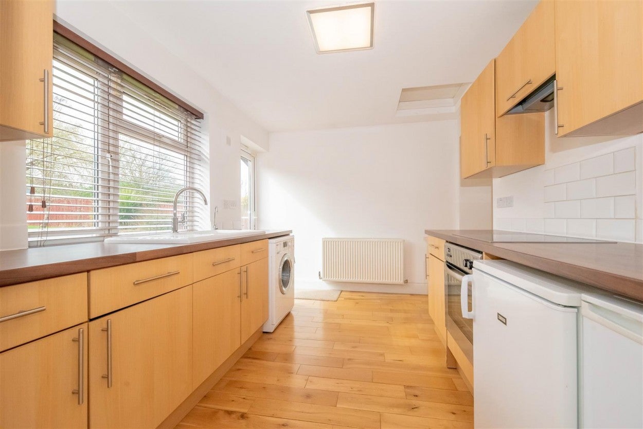 Flat Diamond Ridge in Surrey Heath