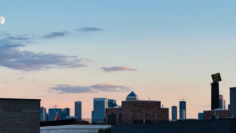 Room Bow Road in Greater London