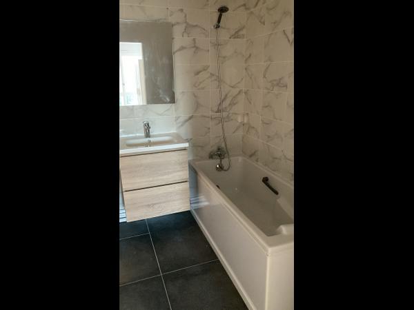 Room Rue des Treilles in Libourne