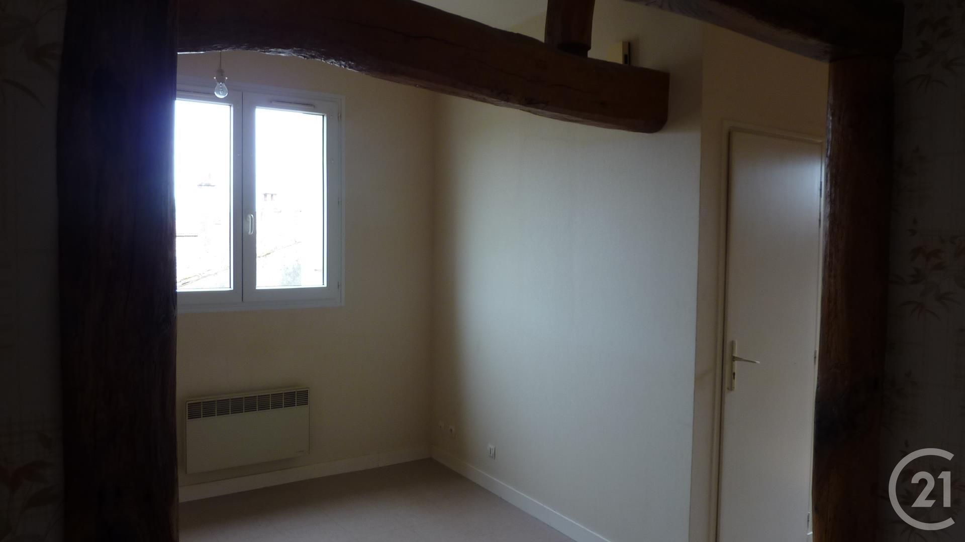 Appartement Place Cail à Chef-Boutonne