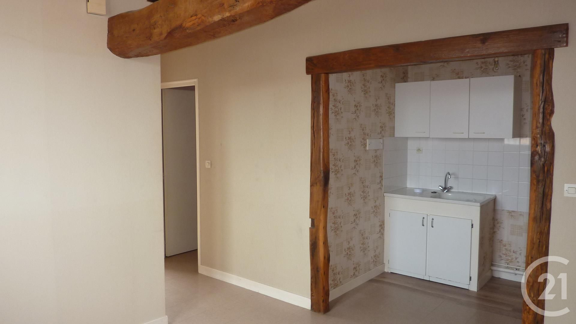Appartement Place Cail à Chef-Boutonne