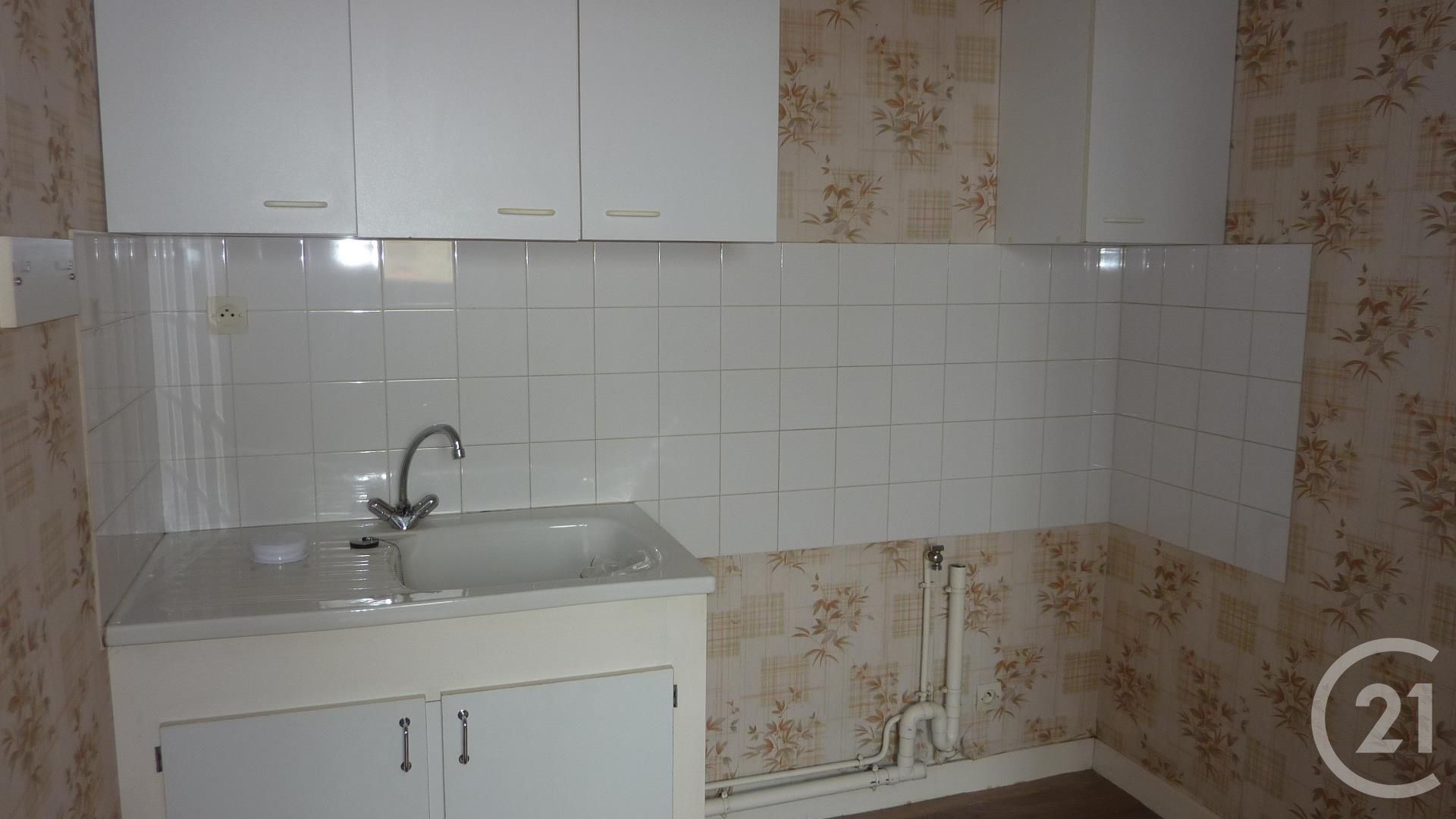 Appartement Place Cail à Chef-Boutonne