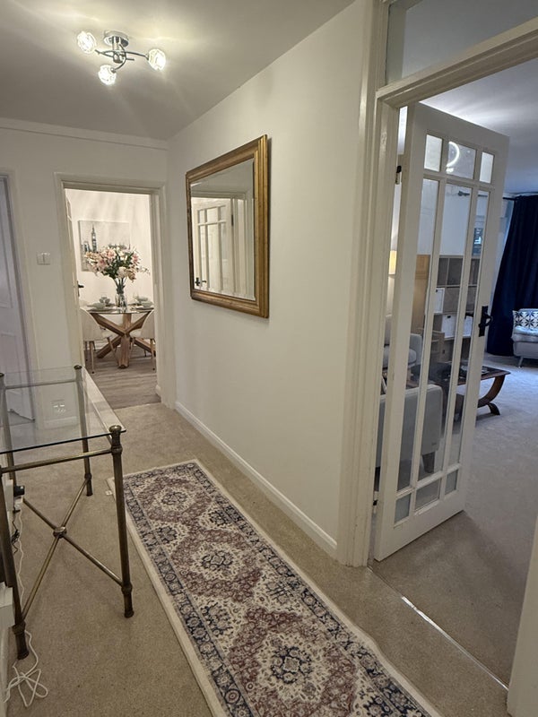 Room The Avenue in Poole