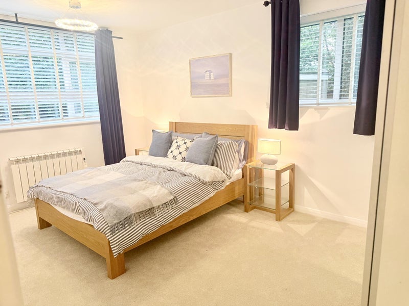 Room The Avenue in Poole
