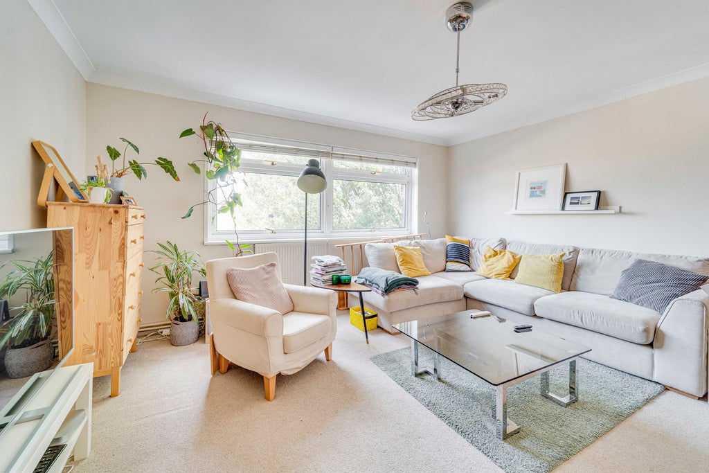 Flat Stanhope Road in Greater London