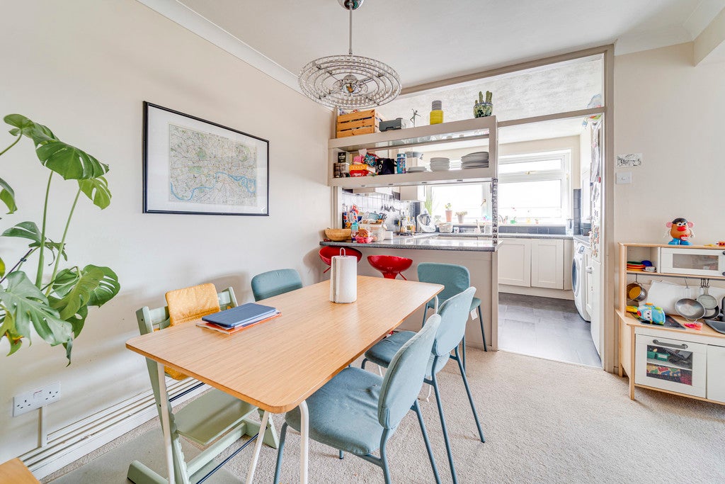 Flat Stanhope Road in Greater London