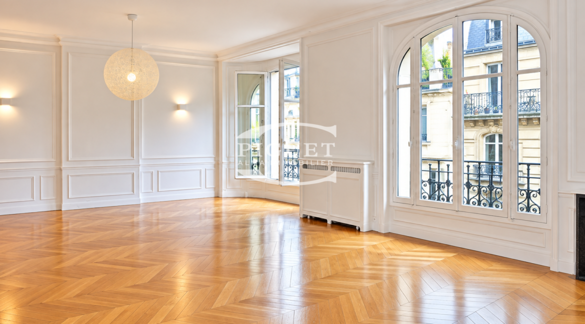 Flat Avenue de Messine in Paris