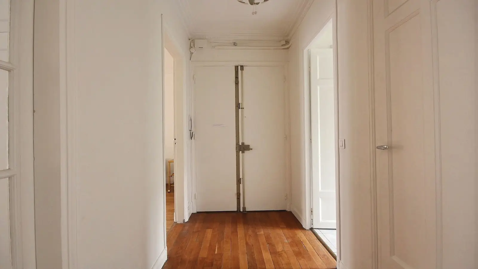 Flat Boulevard Voltaire in Paris