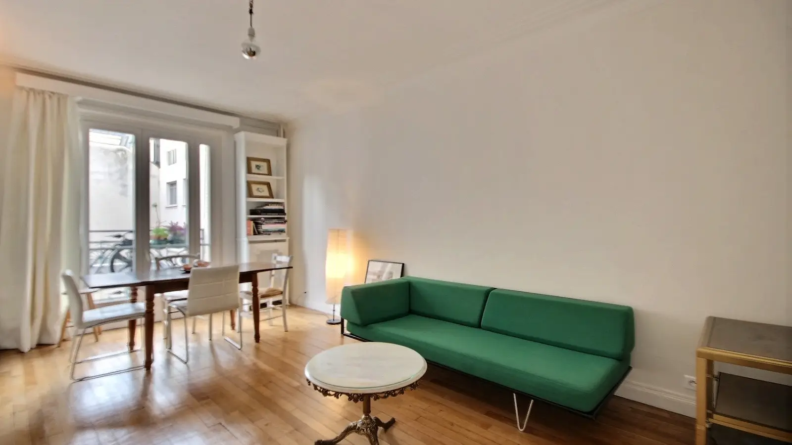 Flat Boulevard Voltaire in Paris