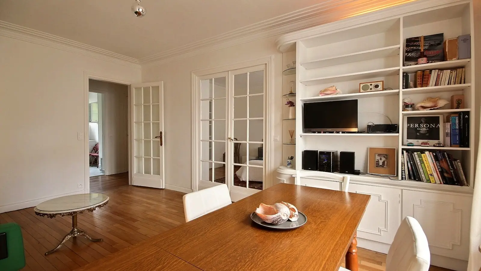 Flat Boulevard Voltaire in Paris