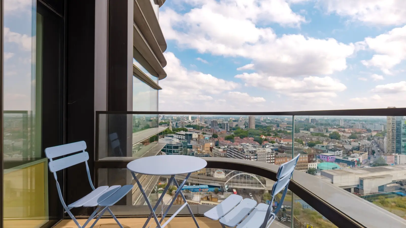 Flat Bishopsgate in City of London