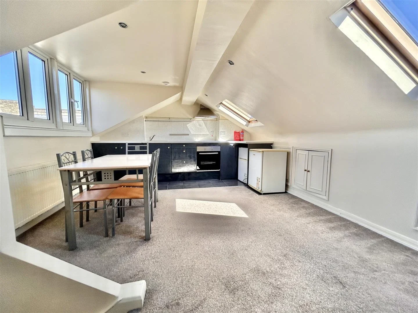 Flat Lordship Lane in Greater London