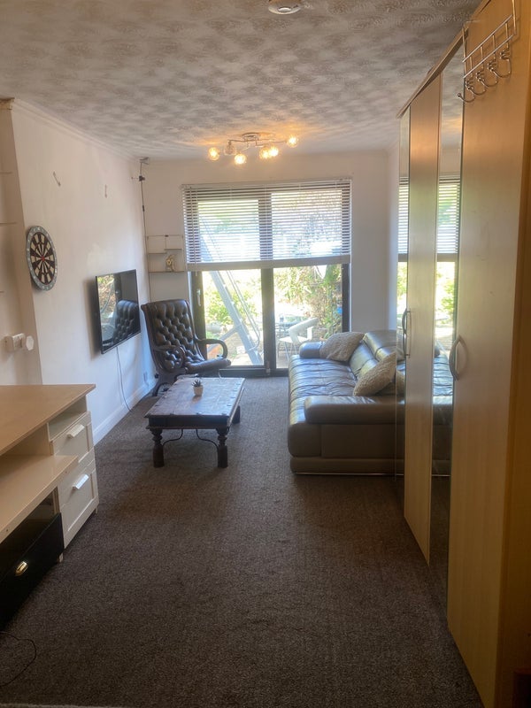 Flat Antrobus Road in Birmingham