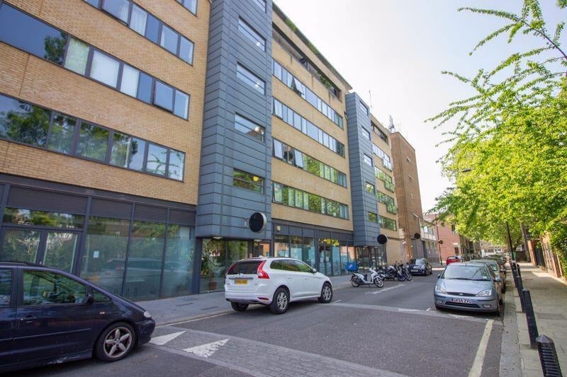 Flat William Road in Greater London
