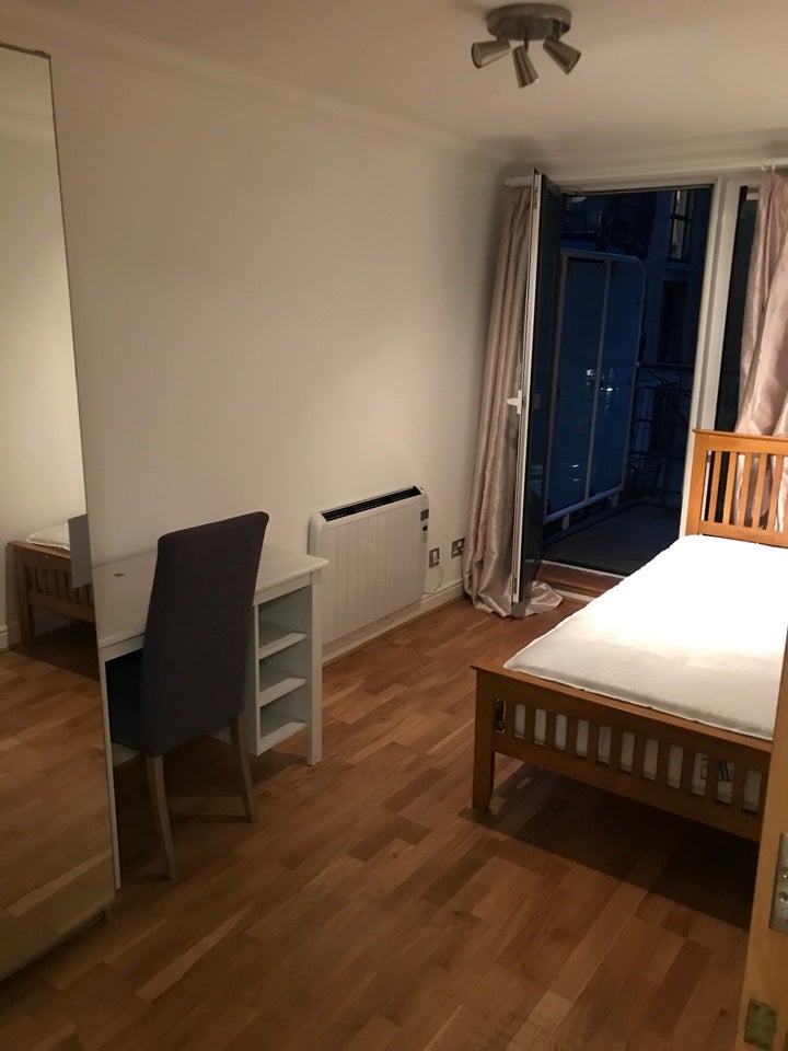 Room Thames Street in Greater London