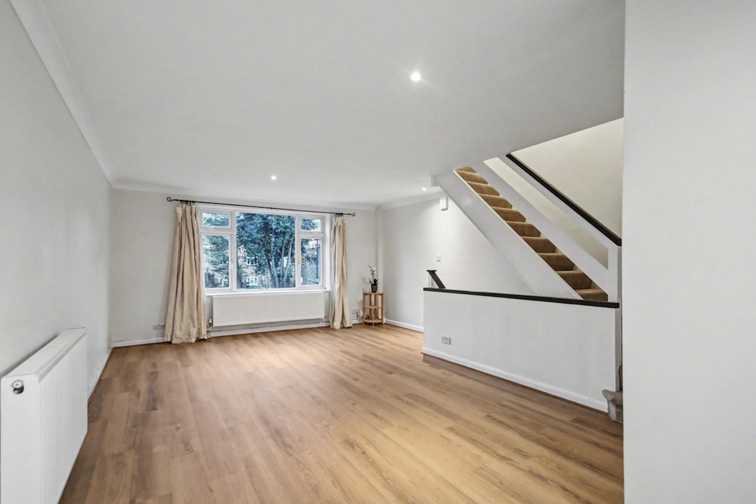 Flat Coleraine Road in Greater London