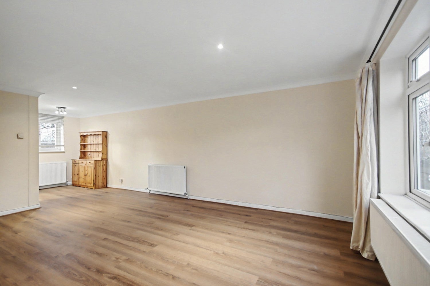 Flat Coleraine Road in Greater London