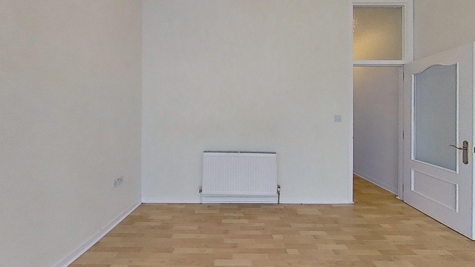 Flat Newhaven Road in City of Edinburgh