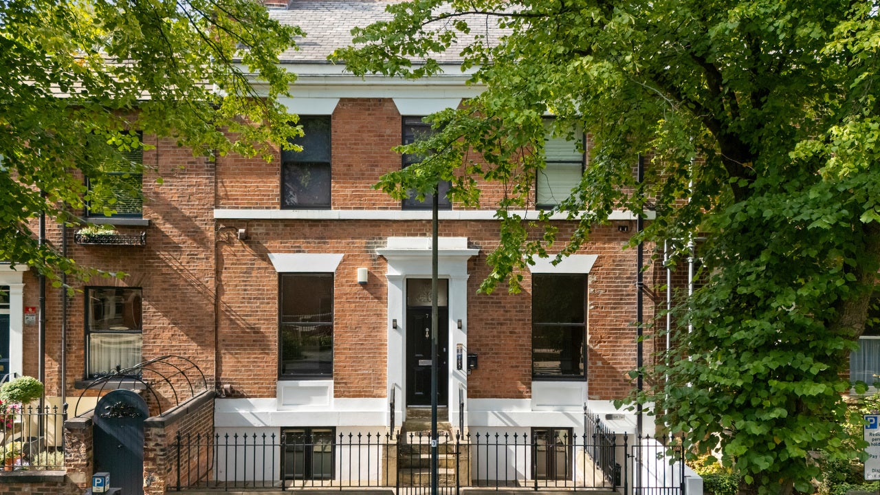 Flat Wentworth Terrace in Wakefield