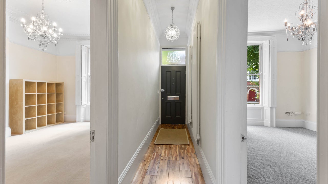 Flat Wentworth Terrace in Wakefield