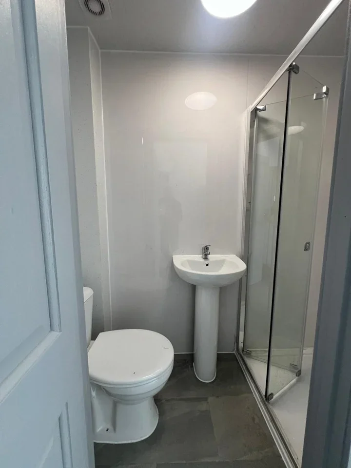 Flat Weald Lane in Greater London