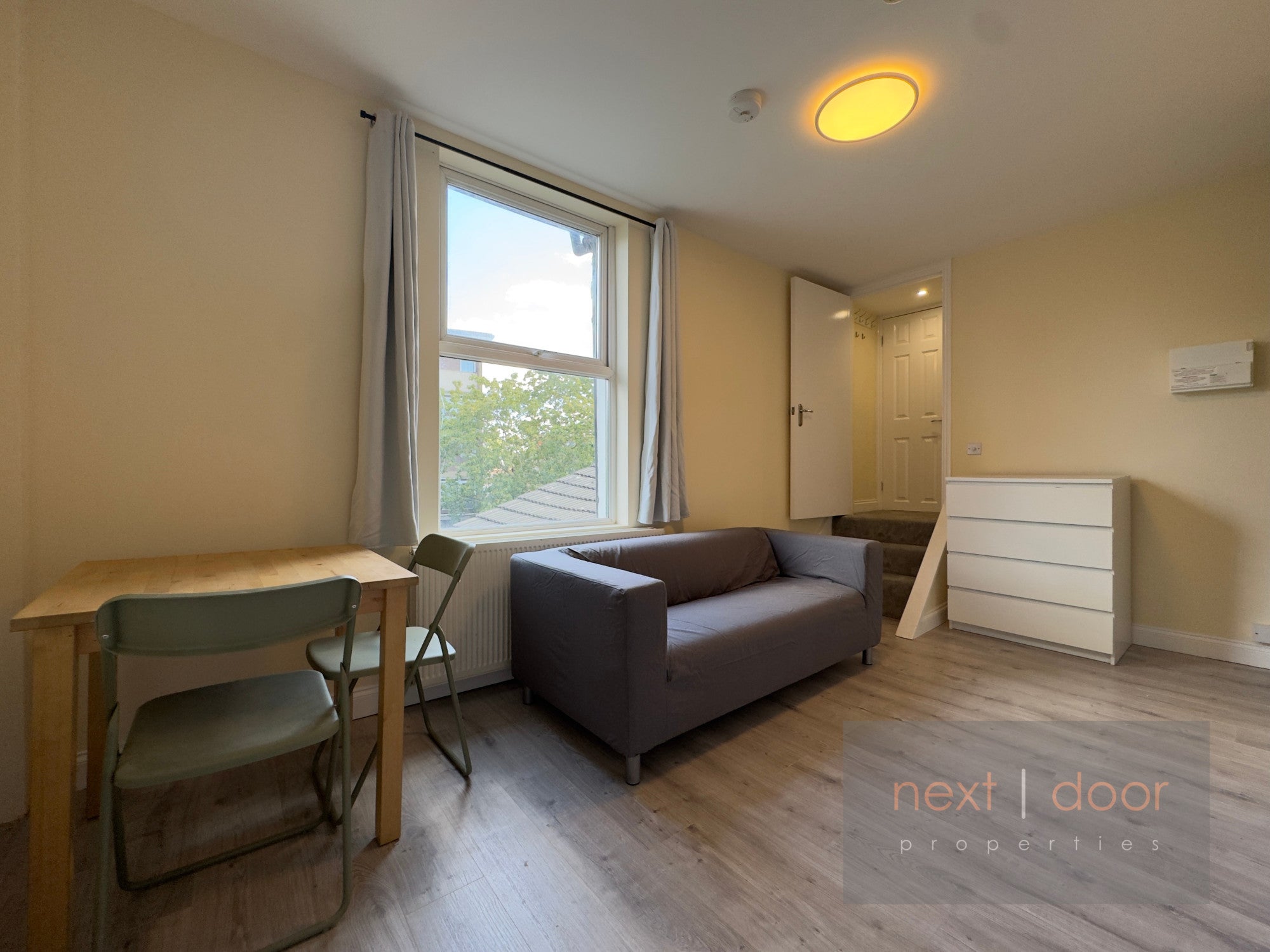 Flat South Lambeth Road in London