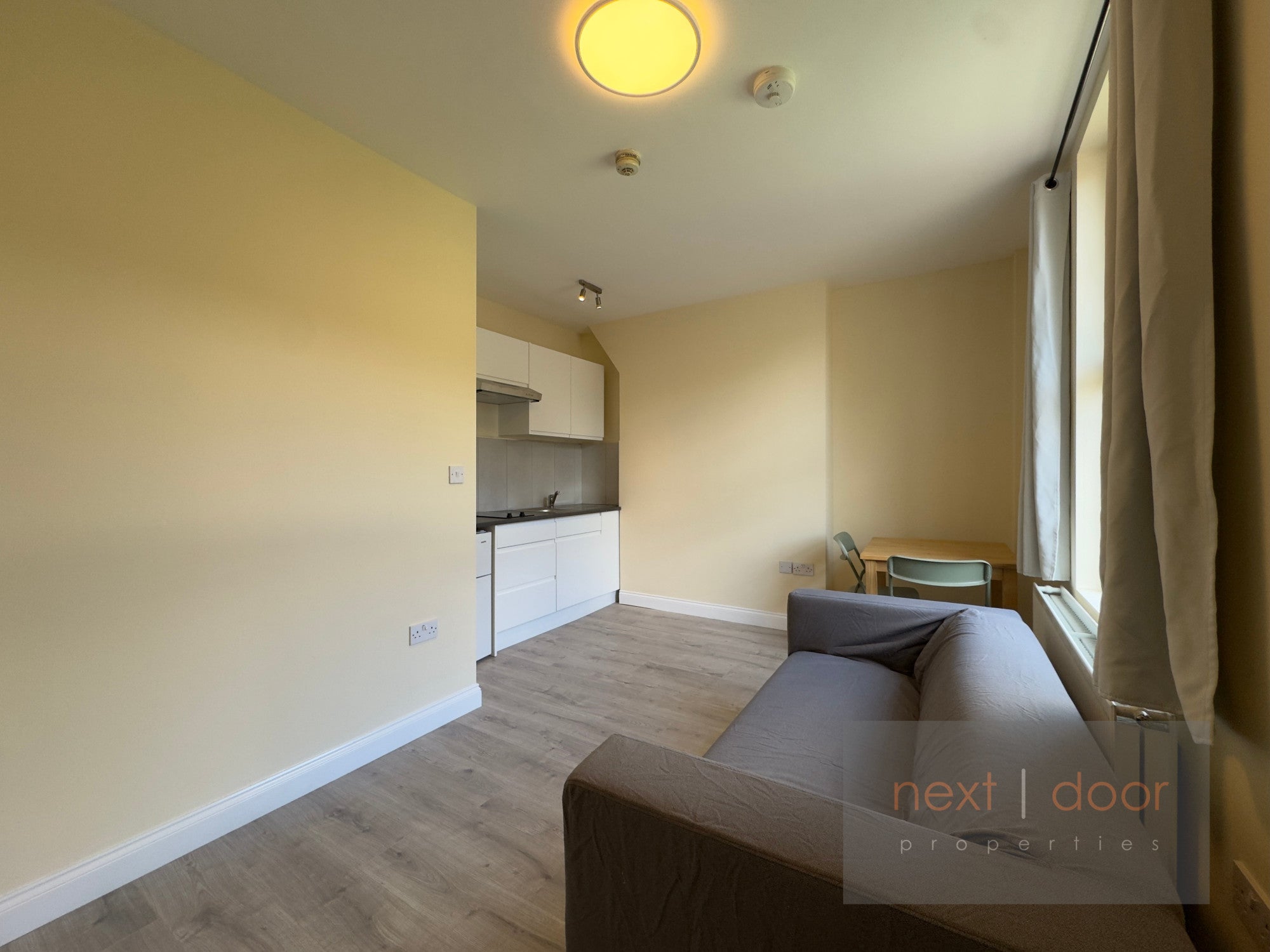 Flat South Lambeth Road in London