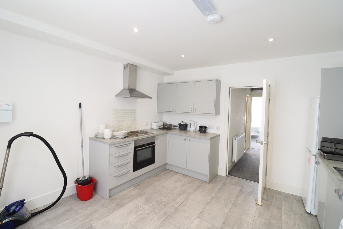 Room Brook Hill Close in Greater London
