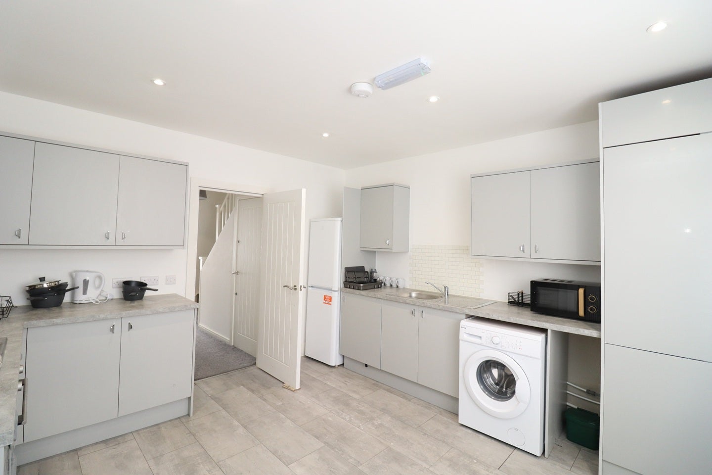 Room Brook Hill Close in Greater London