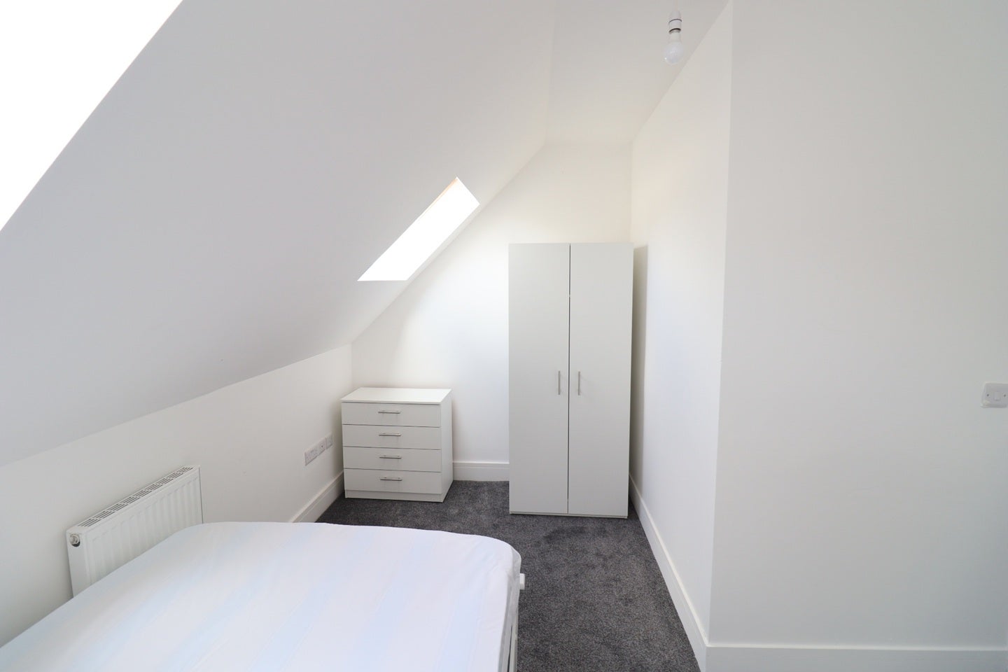 Room Brook Hill Close in Greater London